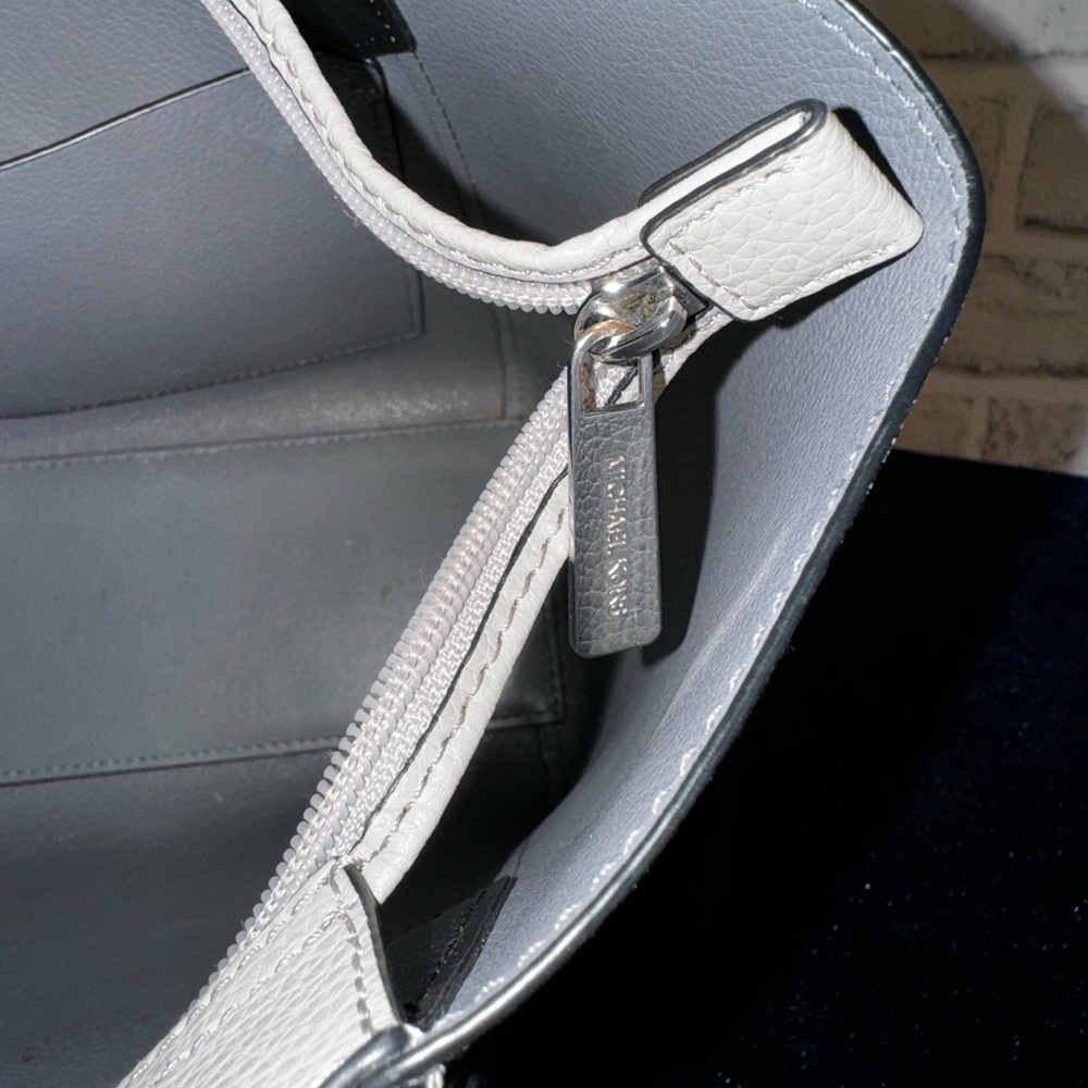 Michael Kors Kimberly Tote style Pebble Leather - Picture 10 of 11